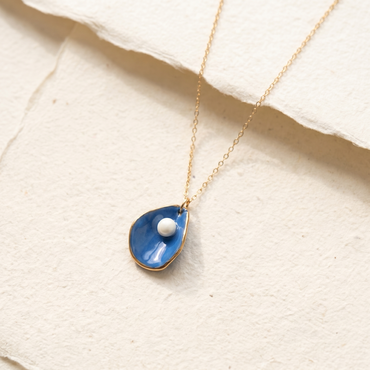 Porcelain Pearl Pendant Necklace